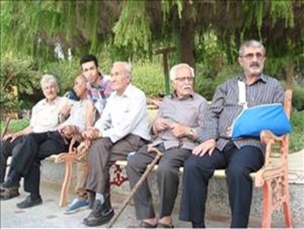 استخدام فقط به شرط بازنشستگی!