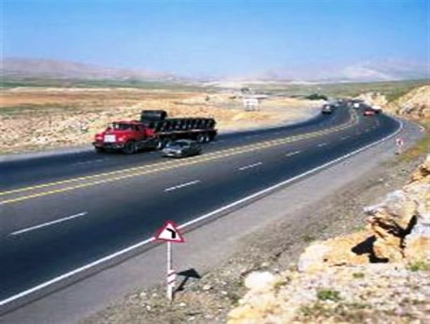 وضعیت نامناسب جاده های کردستان برای حمل و نقل کالا و مسافر