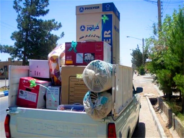 21 کمک هزینه خرید جهیزیه به نوعروسان مددجو در شهرستان صحنه اعطا می شود