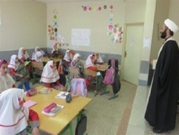 برگزاری 22 نشست دینی در دانشگاه و مدارس شهر چلگرد در دهه پایانی ماه صفر