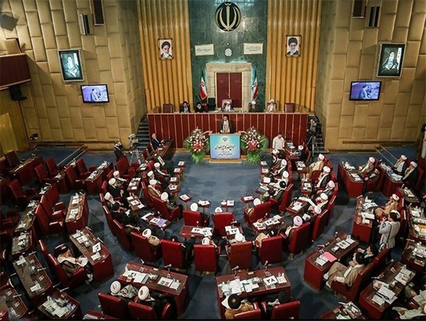 آغاز نام نویسی از داوطلبان انتخابات مجلس خبرگان در شیراز/ روز اول کسی ثبت نام نکرد