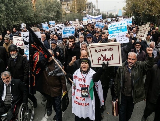 نماز گزاران تاکستانی کشتار شیعیان نیجریه را محکوم کردند