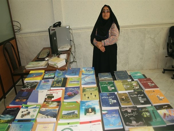 برپایی نمایشگاه کتاب و مسابقه کتابخوانی به مناسبت هفته پژوهش