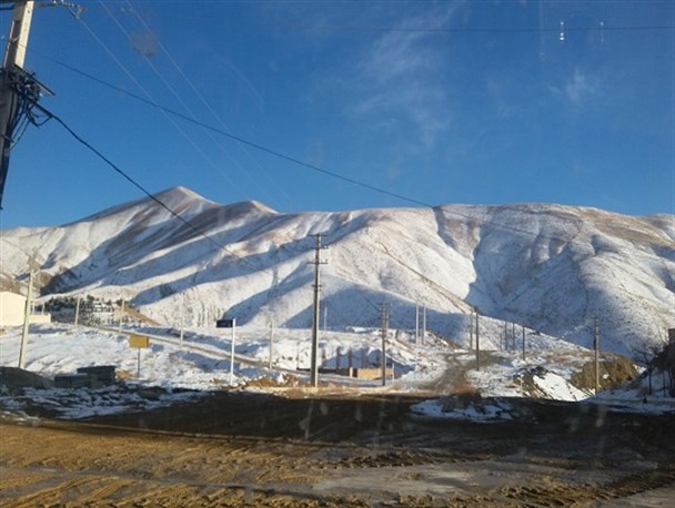 زیبایی بارش برف در روستای آتشگاه کرج/ عکس