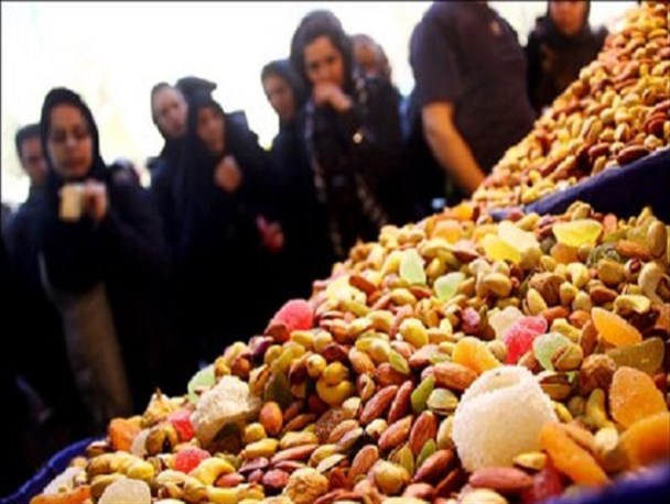 سردی زمستان به بازار شب یلدا رسید/ گرفتاری فرهنگ صله رحم در دام شبکه های مجازی