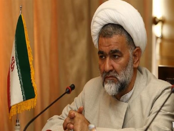 ما به افراد دزد و خائن اجازه شرکت در شورای شهر را نخواهیم داد
