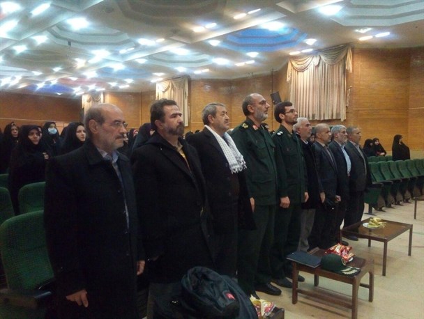 تقسیم بندی دیگری نداریم، فقط انقلابی و غیر انقلابی