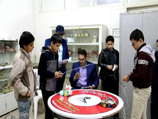 لیگ ربات‌های جنگجو در آران و بیدگل/ تصاویر