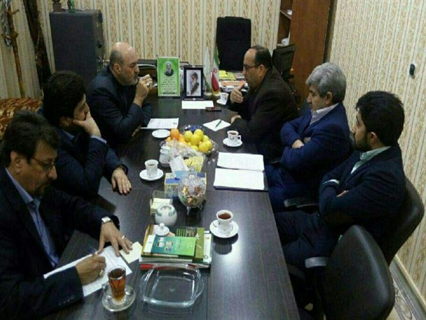 کمک بنیاد برکت به رفع مشکلات کارگاه های بافت فرش عتبات عالیات در راور