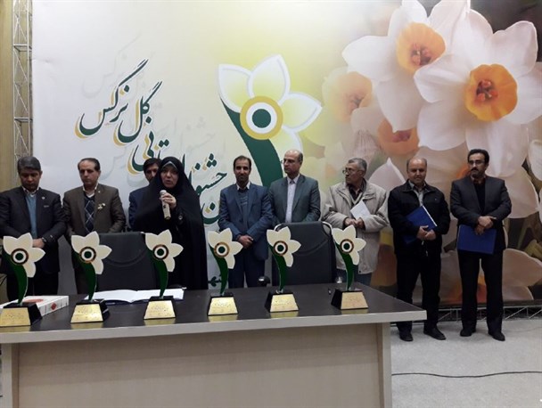 حجم مبادلات گل و گیاه در کشور ۱۵۰ میلیارد دلار است/ فاصله رتبه‌ی تولیدی با صادراتی