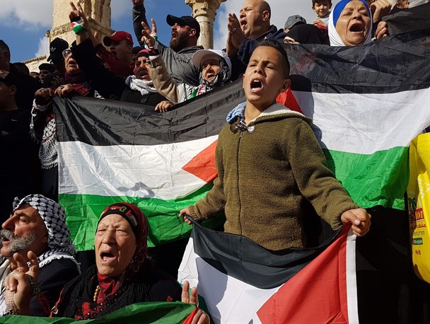 ادامه تظاهرات فلسطینی ها در مسجدالاقصی+ فیلم