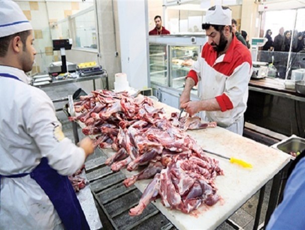 آشفته بازار گوشت در جنوب شرق کشور/ از فروش ۱۱۰ هزار تومانی در زاهدان تا نایاب شدن گوشت گاو در دلگان