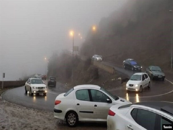 کندوان تا اطلاع ثانوی مسدود شد/احتمال ریزش سنگ در محور‌های کوهستانی مازندران