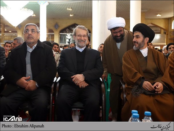 طومار مردم میاندوآب به دست لاریجانی رسید