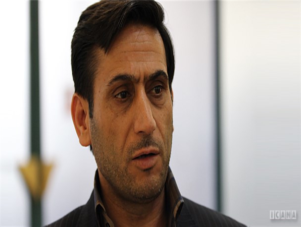 نگاه به توانمندی داخلی راه حل مشکلات کشور/ دولت و مجلس به اقتصاد مقاومتی توجه کنند