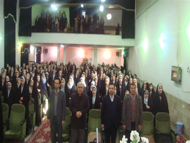 برگزاری همایش بررسی آسیب های ماهواره در ابهر