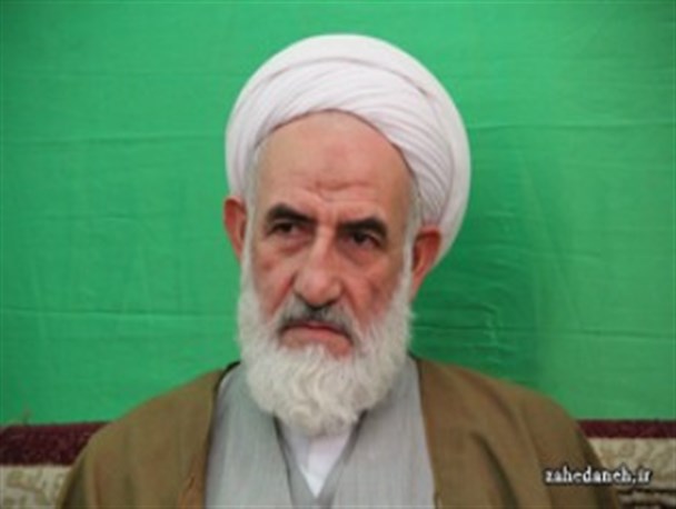 نشریه فکاهی شارلی عامل تحریک تروریست ها بود/ آزادی بیان به معنی گستاخی و توهین نیست