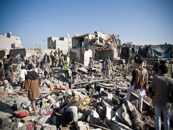 اشتباه شروع و ادامه درگیری در یمن برای عربستان گران تمام خواهد شد/ جنایت جنگی شیوخ وهابی در یمن با استفاده از تسلیحات آمریکایی