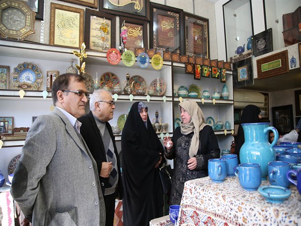 15 هزار هنرمند صنایع دستی در استان قم فعالیت می کنند