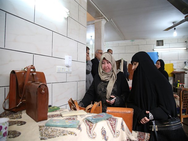 بازدید اعضای اتاق بازرگانی نجف اشرف از کارگاه های صنایع دستی قم