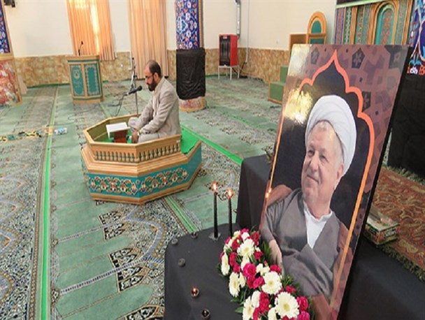 مراسم هفتمین روز رحلت آیت الله هاشمی در دانشگاه سمنان برگزار شد+ تصویر