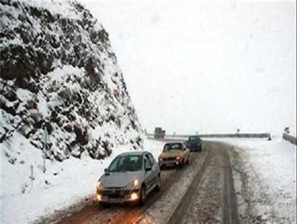 تمام جاده های استان همدان لغزنده است/مه گرفتگی در سه گردنه اسدآباد، سوباشی و آوج؛ محدویت دید 50 متر