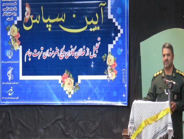 حفظ انقلاب و ترویج دین مداری وظیفه هنرمند مسلمان است