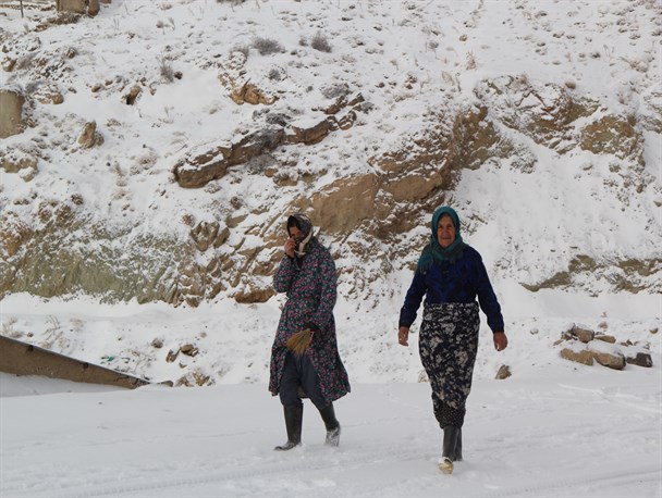 یک روز برفی در روستای ییلاقی بادله کوه دامغان + تصاویر