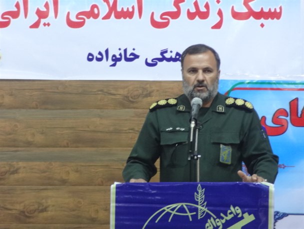 امروز چشم همه ملت به پاسداران و خانواده های آنها است