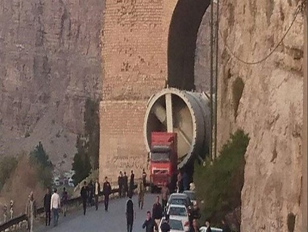 گران‌ترین عوارضی مردم را به جاده قدیم پلدختر فراری داد/ رانندگان همچنان به دل خطرمی‌زنند