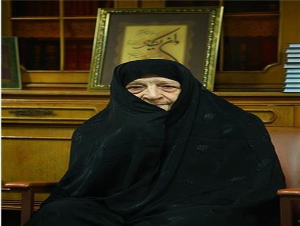 مطالبه یک مادر شهید از مسئولان وزارت خارجه:نگذارید خون شهیدان پایمال شود