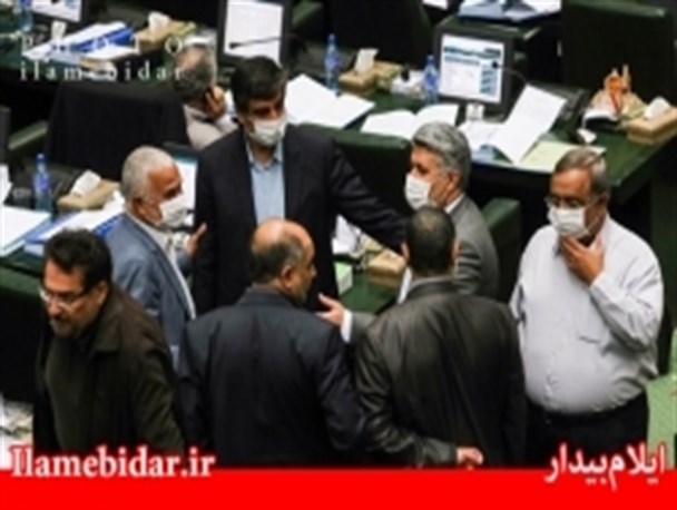 نماینده مردم ایلام با ماسک وارد مجلس شد+عکس