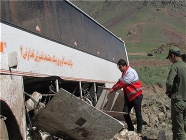 واژگونی اتوبوس در خراسان شمالی6 کشته و مصدوم برجا گذاشت