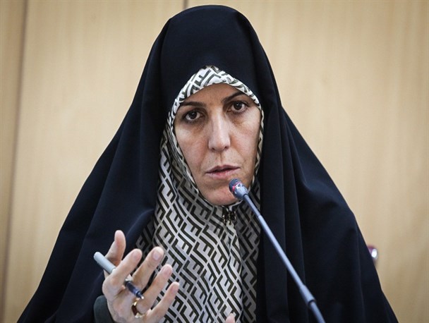 بدون مشارکت زنان قدم برداشتن در راستای سیاست های کلی اقتصادمقاومتی امکان پذیر نیست