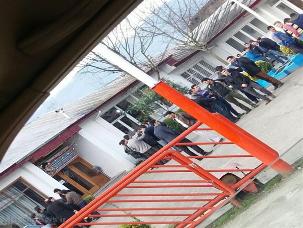 کارگران صنایع چوب اسالم باز هم تجمع کردند