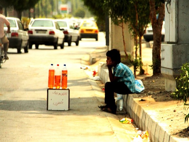 فروش آزادانه مواد مخدر در خیابان ها و انظار عمومی پایتخت اقتصادی کشور