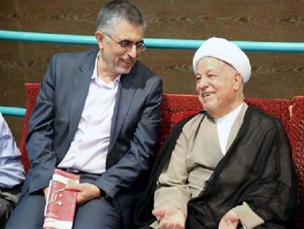 اعتماد به پیشنهاد دهندگانِ مؤمن و انقلابی/ یک مفسد اقتصادی لیست اصلاح طلبان را می بندد
