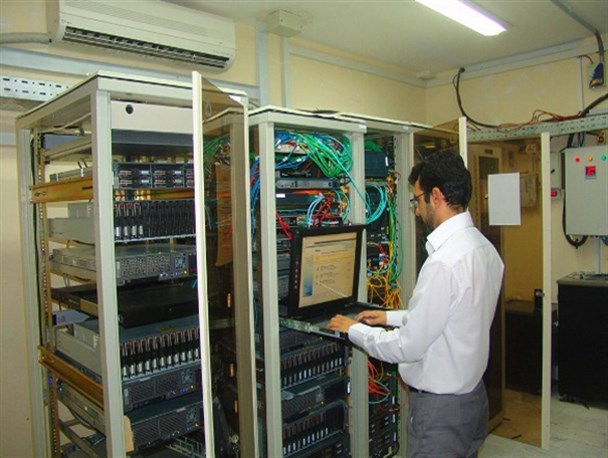 وعده مدیرعامل مخابرات فارس برای حل مشکلات خدمات ارتباطی روستاهای کوار