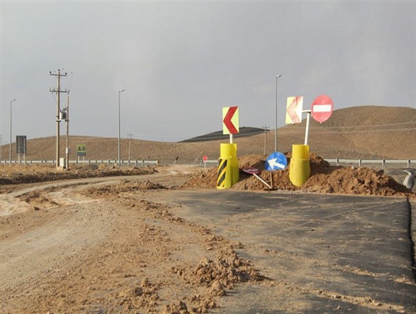 جاده روستای پیوند سربیشه در دهه فجر امسال افتتاح شد اما همچنان مسدود است