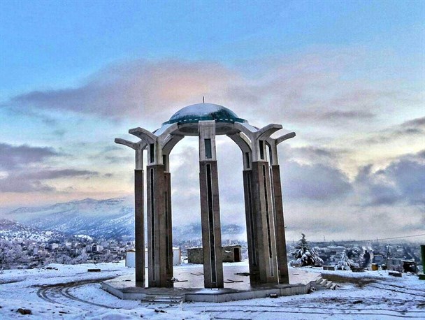 زیبایی تپه شهداء گمنام یاسوج بعداز یک روز برفی + تصاویر