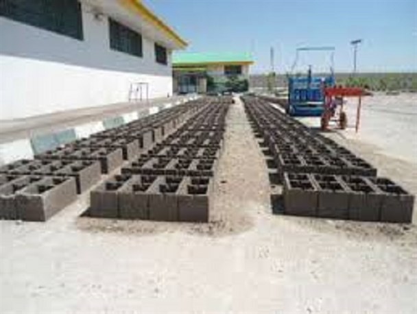 از راه اندازی کارگاه بلوک زنی تا کارواش/ 27 نفر مددجوی بهزیستی مشغول به کار شدند