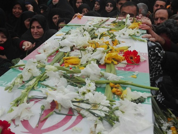 پیکر شهید مدافع حرم "مهدی نعمانی" در کرج تشییع شد + تصاویر