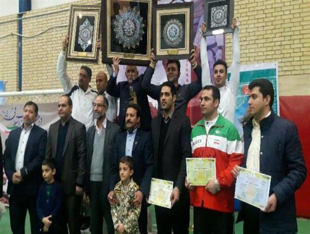 رزمی کاران کامیارانی جام اخلاق مسابقات کشوری کاراته را کسب کردند