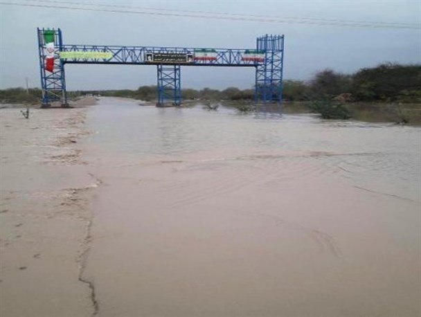 جاری شدن سیل در مناطق روستایی هرمزگان
