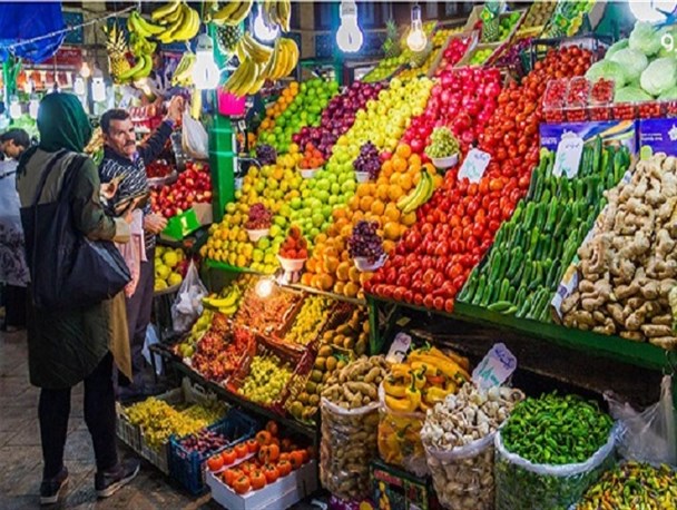کاهش استقبال مردم، عامل رکود بازار میوه/میوه دولتی شب عید با قیمت 10 درصد کمتر از میوه بازار عرضه می‌شود