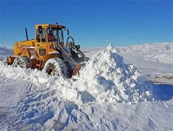راه ارتباطی همه روستاهای ماهنشان تا پایان امروز بازگشایی می‌شود