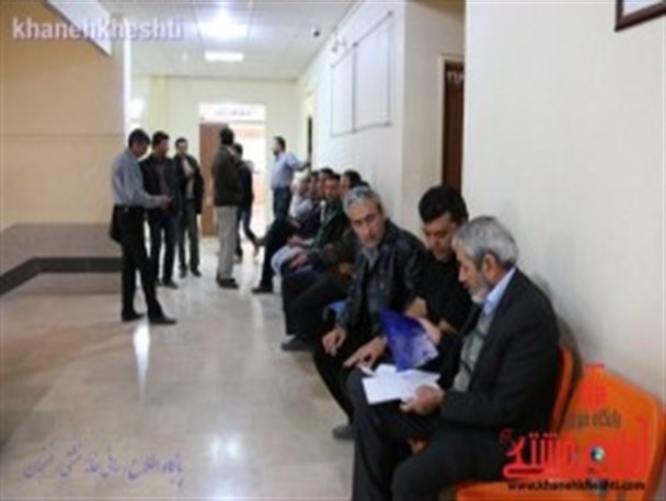 اعتراض کسبه و بازاریان رفسنجان به نمایشگاه های فصلی عرضه کالا و جمعه بازار +عکس