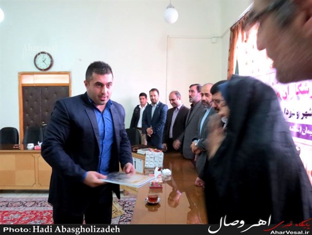 شهرداری اهر از قهرمانان و مدال‌آوران تیم سرکل کبدی تجلیل کرد