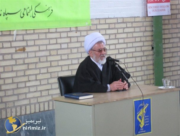 در سفرهای راهیان نور باید از شهدا ره توشه گرفت