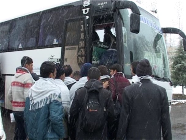اعزام کاروان راهیان نور گرمی به مناطق عملیاتی جنوب